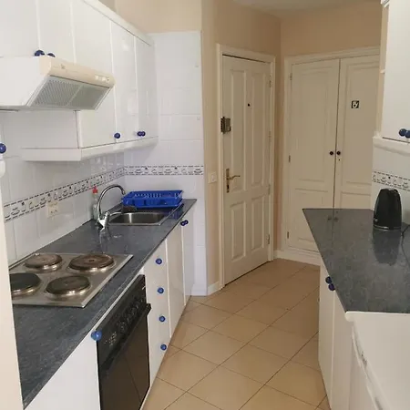 Green Park 2 Bedroom Apartment *
